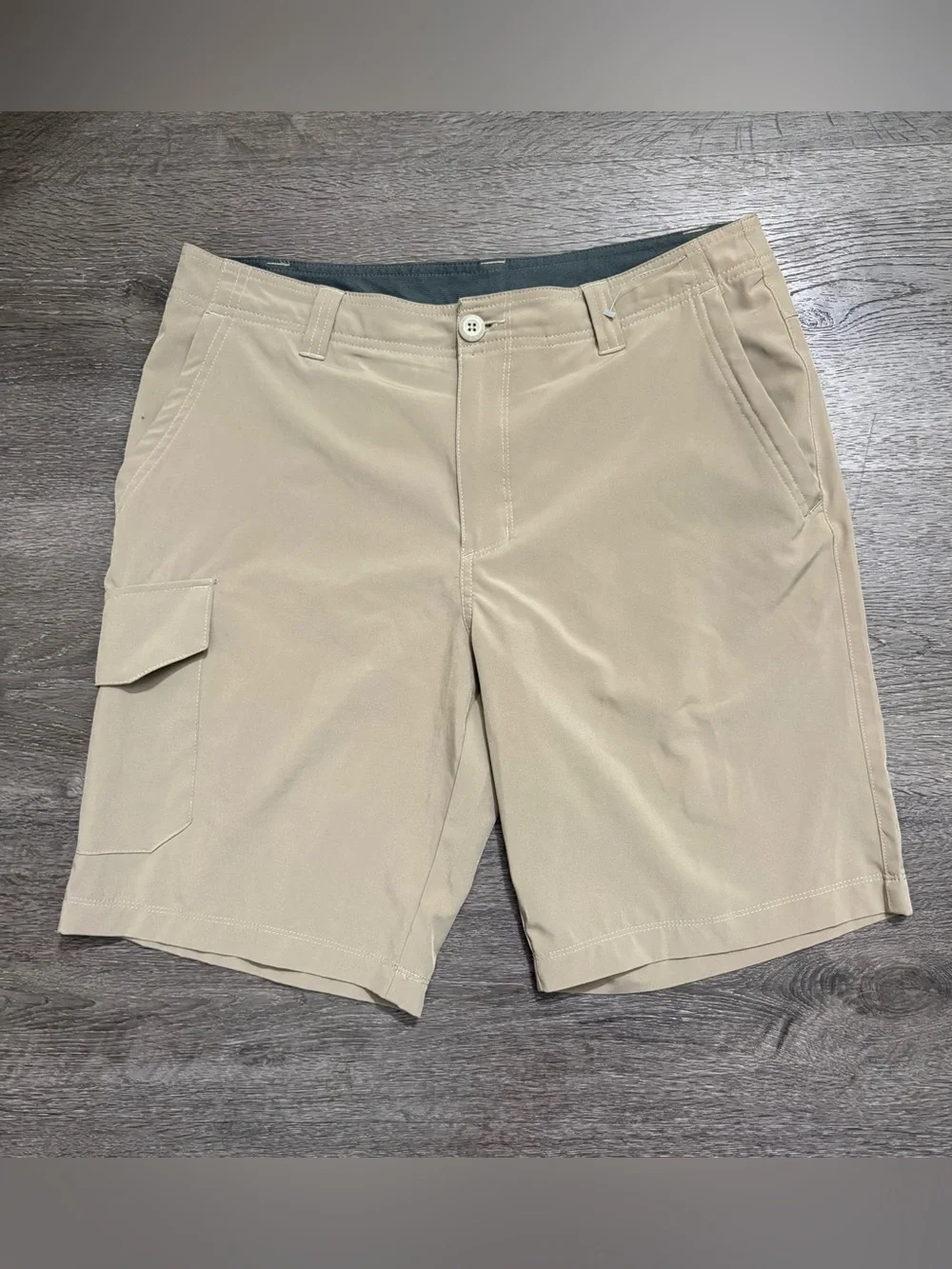 Columbia Eaglecrest Shorts Men 32 Beige Tan Omni-Shade Cargo Hiking Outdoor 10”